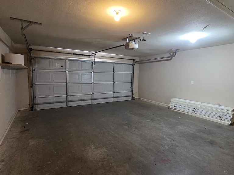 907 SW River Rock St — Photo 23