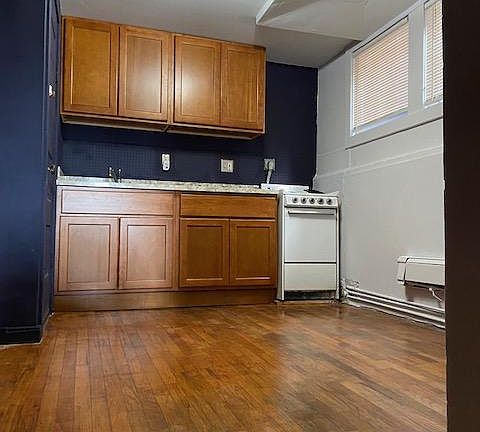 5th image of 654 Mangels Ave #A