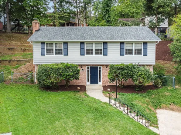 13018 Amesbury St, Woodbridge, VA 22192