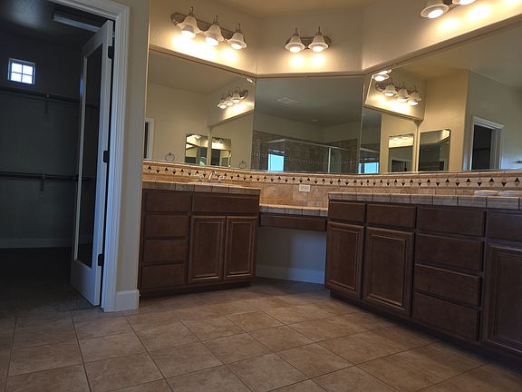 5th image of 3369 N Redda Rd