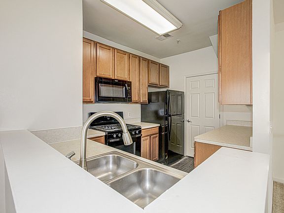 3rd image of 10275 Dorchester Pl #998902