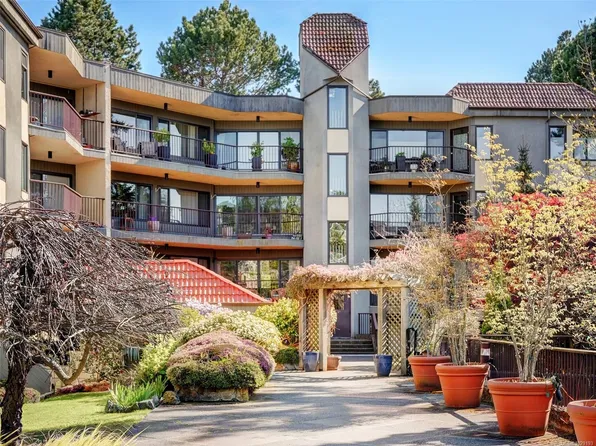 1149 Rockland Ave #306, Victoria, BC V8V 4T5