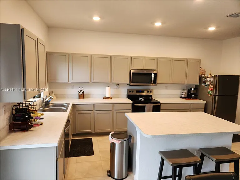 880 NW 3rd Way #880 — Photo 27