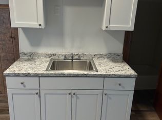 194 Grattan St #2L, Chicopee, MA 01020