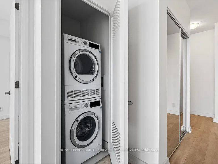 75 James St S #2404 — Photo 13