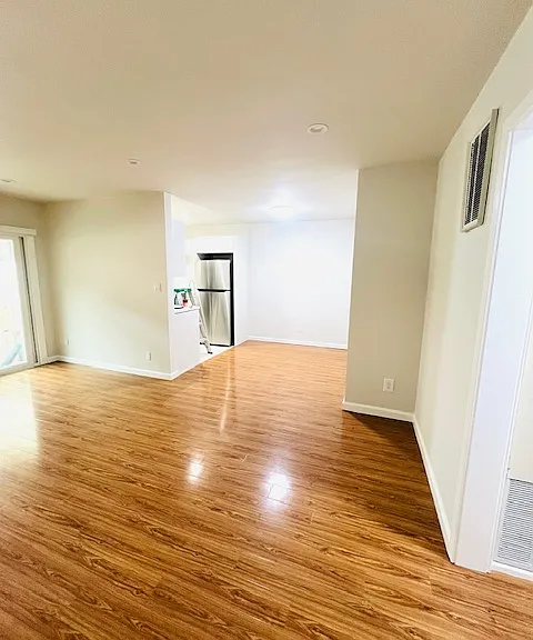 11645 Mayfield Ave #5 — Photo 1