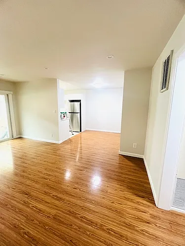 11645 Mayfield Ave #5 Photo 1