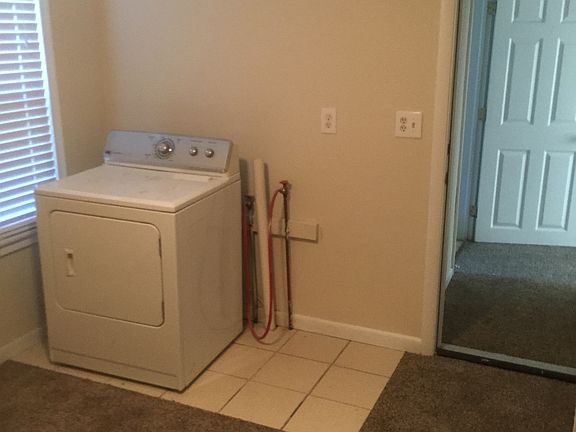5th image of 1044 W Shiawassee Ave