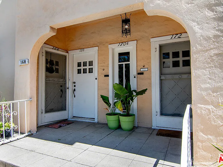 170 1/2 S Sycamore Ave — Photo 5