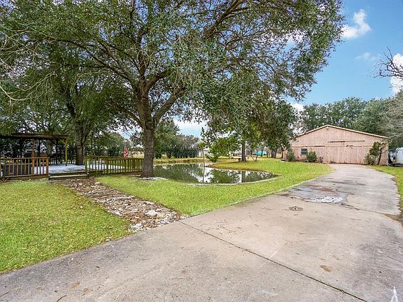 3rd image of 2094 Beverly Ln