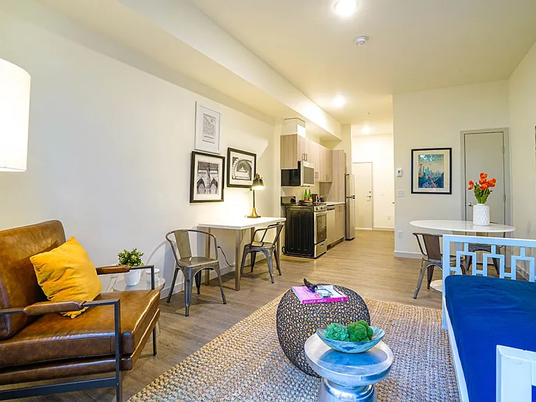 FreWall Apts. — Photo 18