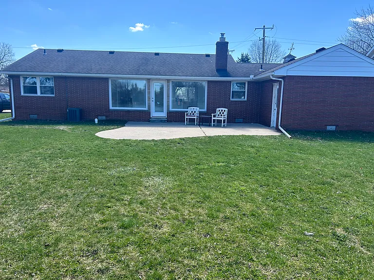 1876 Riviera Dr — Photo 13