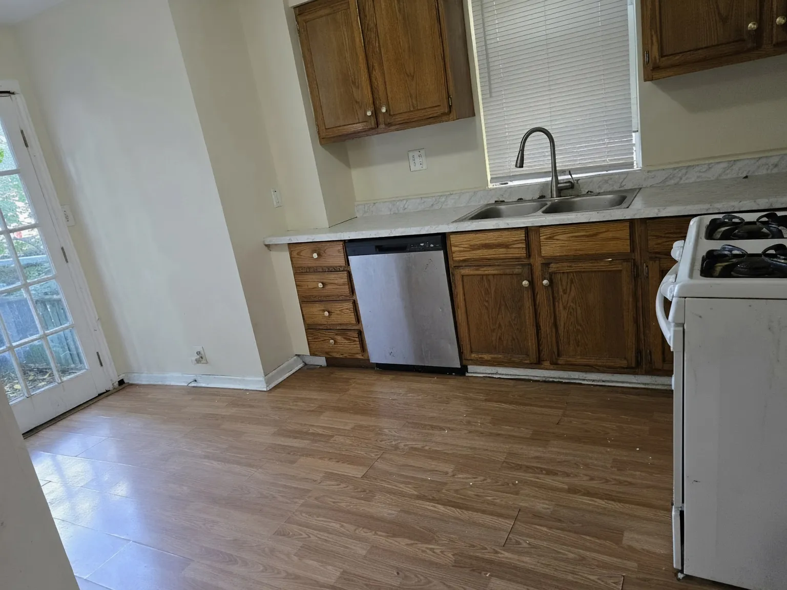 412 W Vine St — Photo 4