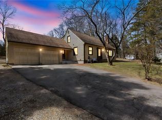 749 Commonwealth Ave, Warwick, RI 02886