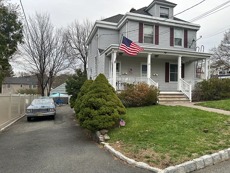 28 3rd St #1 — Photo 29