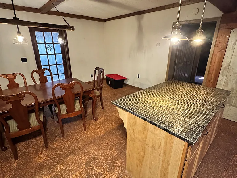 1090 Caney Creek Ln — Photo 6