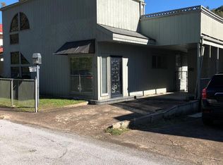 174 Riverview Dr, Pikeville, KY 41501