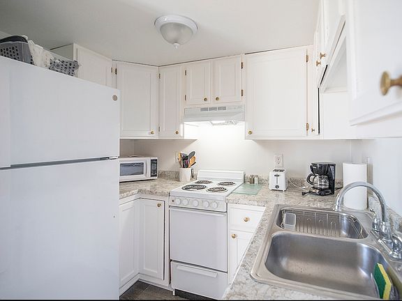 5th image of 7 Hill St #201