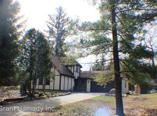 20 N Elm Grove Rd, Lapeer, MI 48446