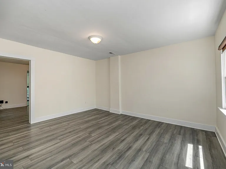 319 Wolfe St #1/2 — Photo 5