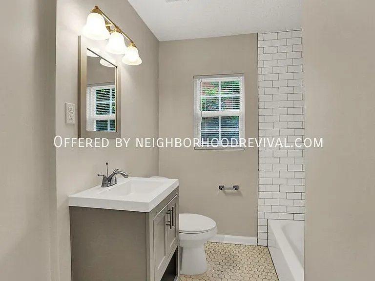 948 E Kelley Cir — Photo 18