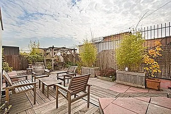 Sold by Fenwick Keats Real Estate | media 7