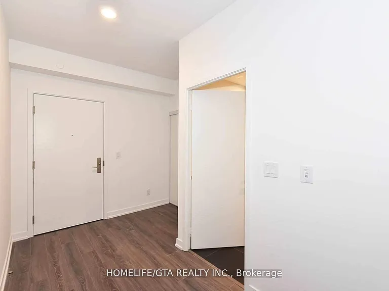20 Edward St #708 — Photo 3