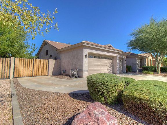 3rd image of 2334 E La Costa Pl