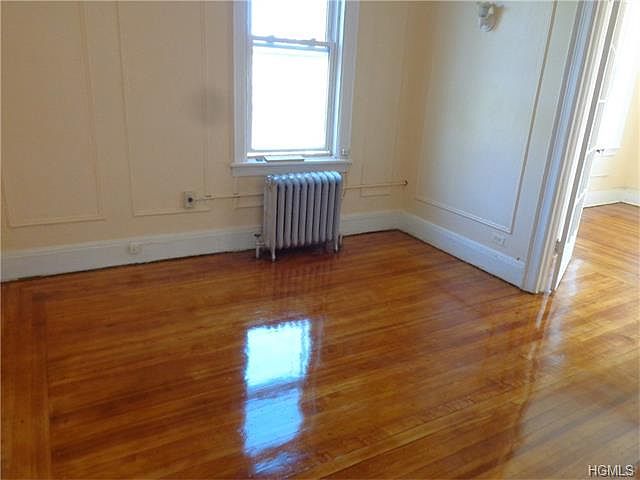 1st image of 1047 E 212th St