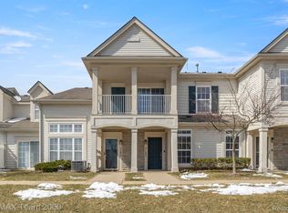 2103 Trailway Ct #17, Walled Lake, MI 48390