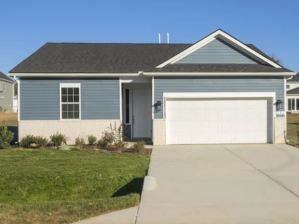 604 Maple St, Dickson, TN 37055