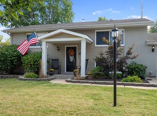 12028 Glenpark Dr, Maryland Heights, MO 63043