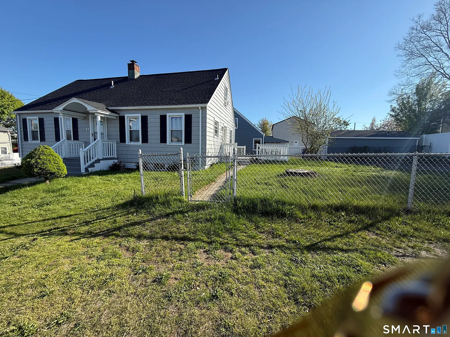 4 bed, 2.0 bath, 1450 sqft, $3,800 — Photo 3