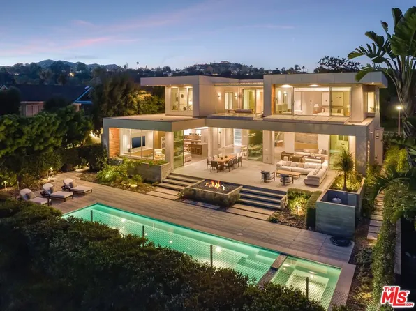 13120 Nimrod Pl, Los Angeles, CA 90049