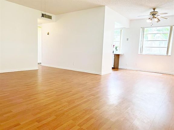 2nd image of 158 Piedmont Way #D