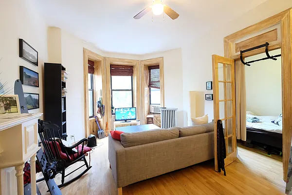 Rented by SBJ Brokerage, LLC | media 22