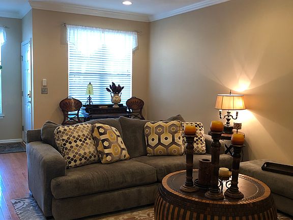 3rd image of 1061 Buckingham Dr #30
