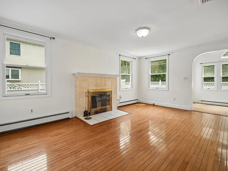 66 W Hobart Gap Rd — Photo 11