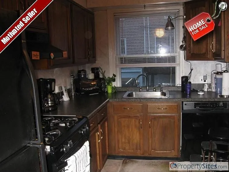 8243 Fayette St photo 1