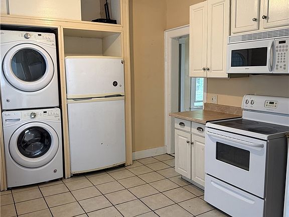 3rd image of 45 Grove St