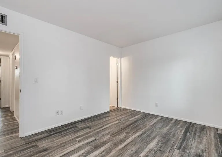 1327 S Wright Rd — Photo 18