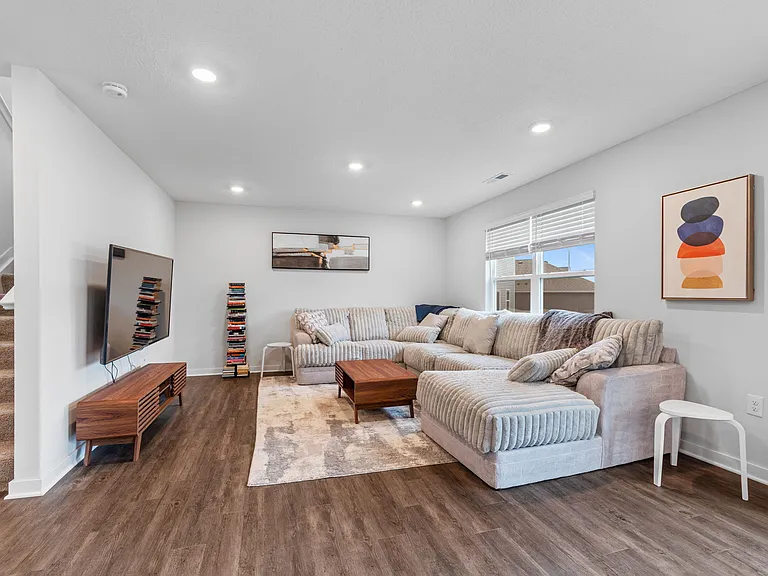 5922 Damsel Dr — Photo 5