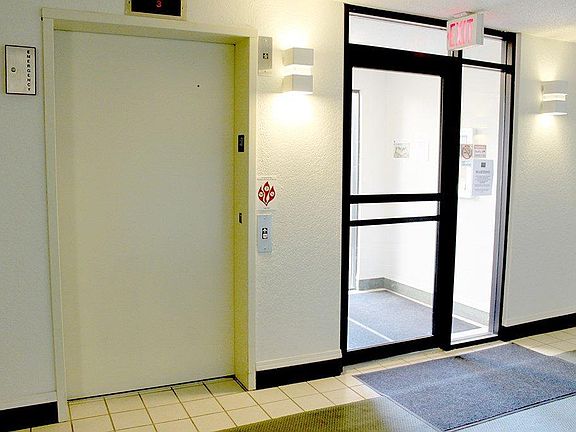 SECURED ENTRANCE WITH ELEVATOR