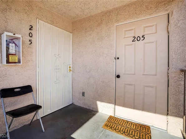 1682 N Lamont St APT 205, Las Vegas, NV 89115