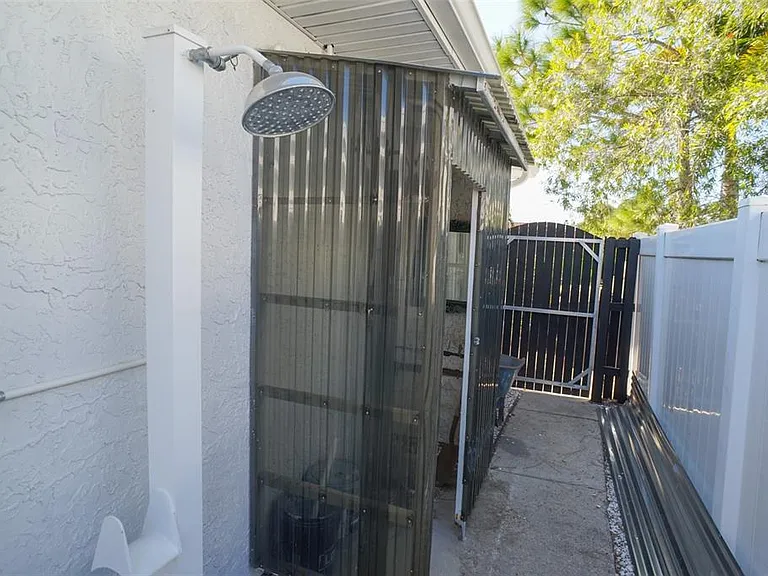 929 Lantana Ave — Photo 35