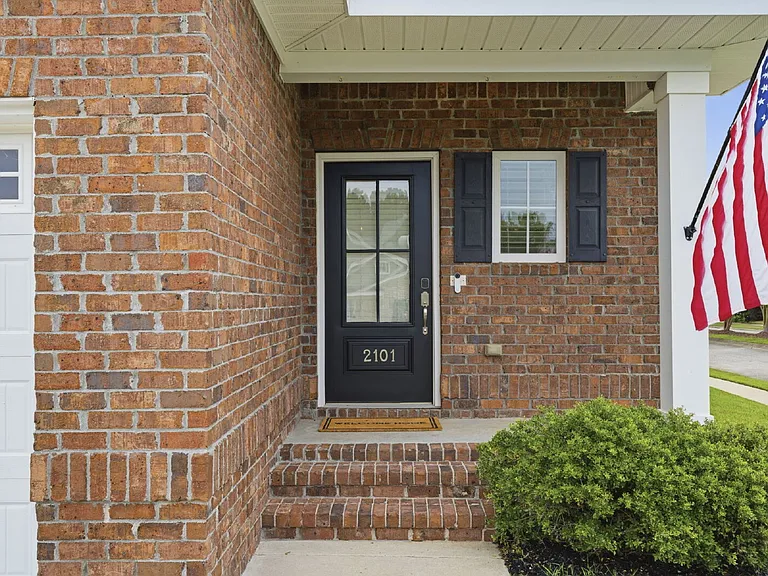 2101 Eureka Way — Photo 12