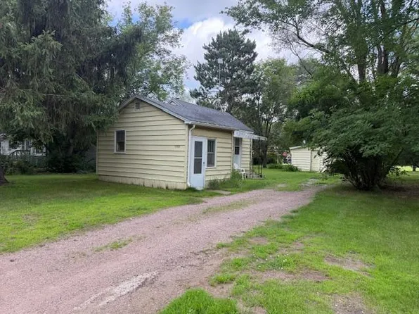 1208 7th St NE, Little Falls, MN 56345