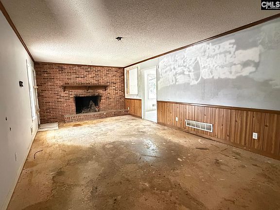 2nd image of 125 Beachwood Dr