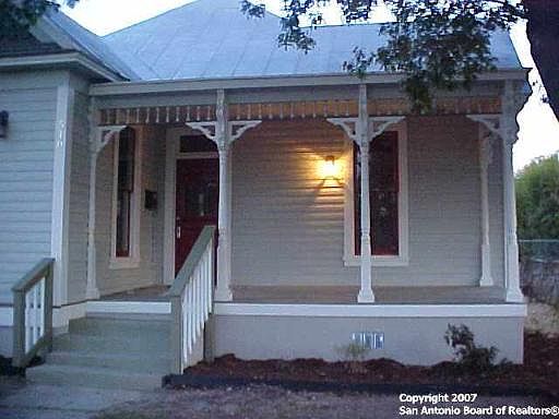 3rd image of 516 Camden St