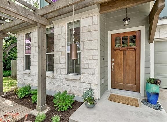 2nd image of 805 Silcantu Dr